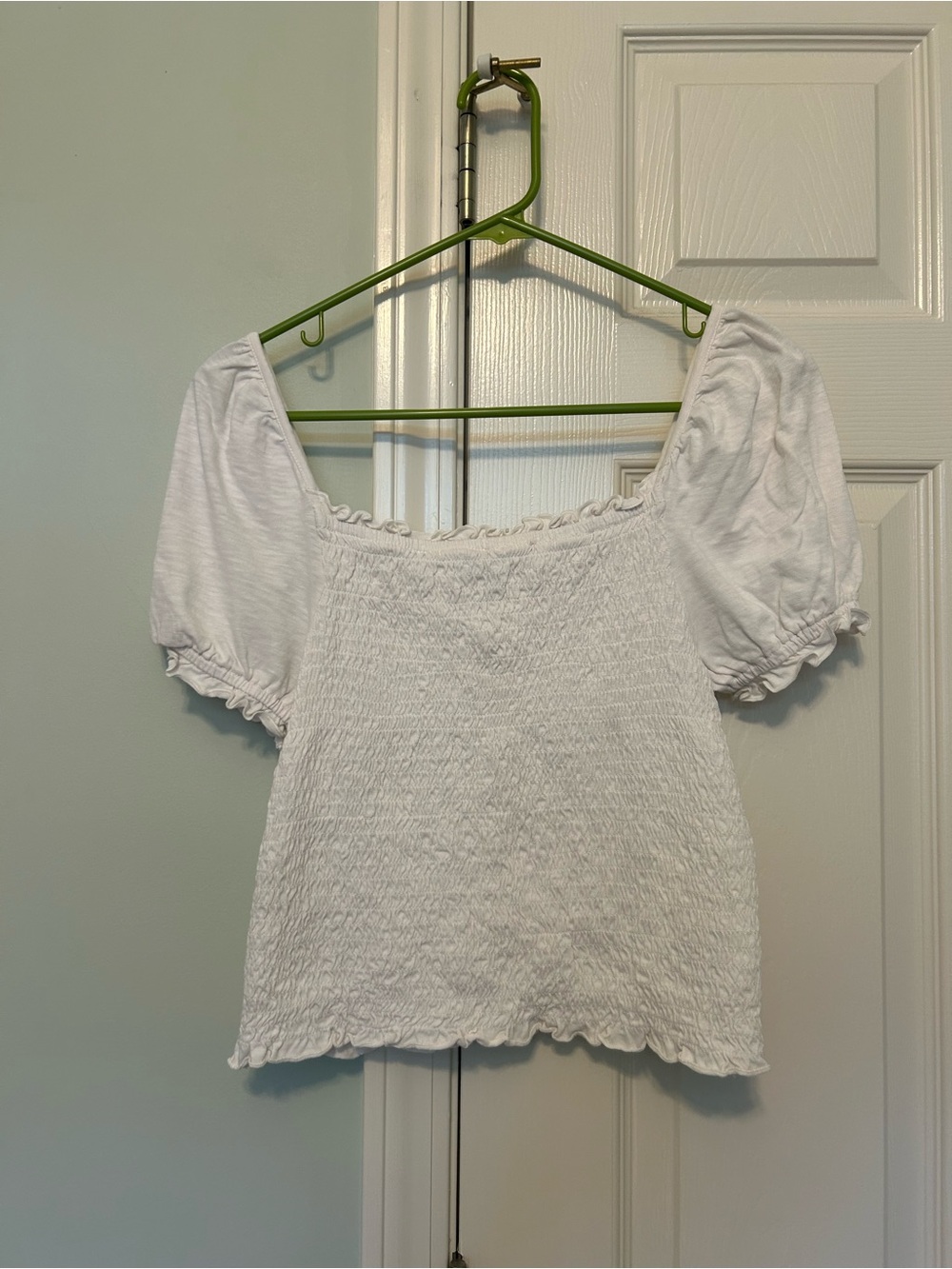 American Eagle Cream Smocked Puff-Sleeve Women's Top